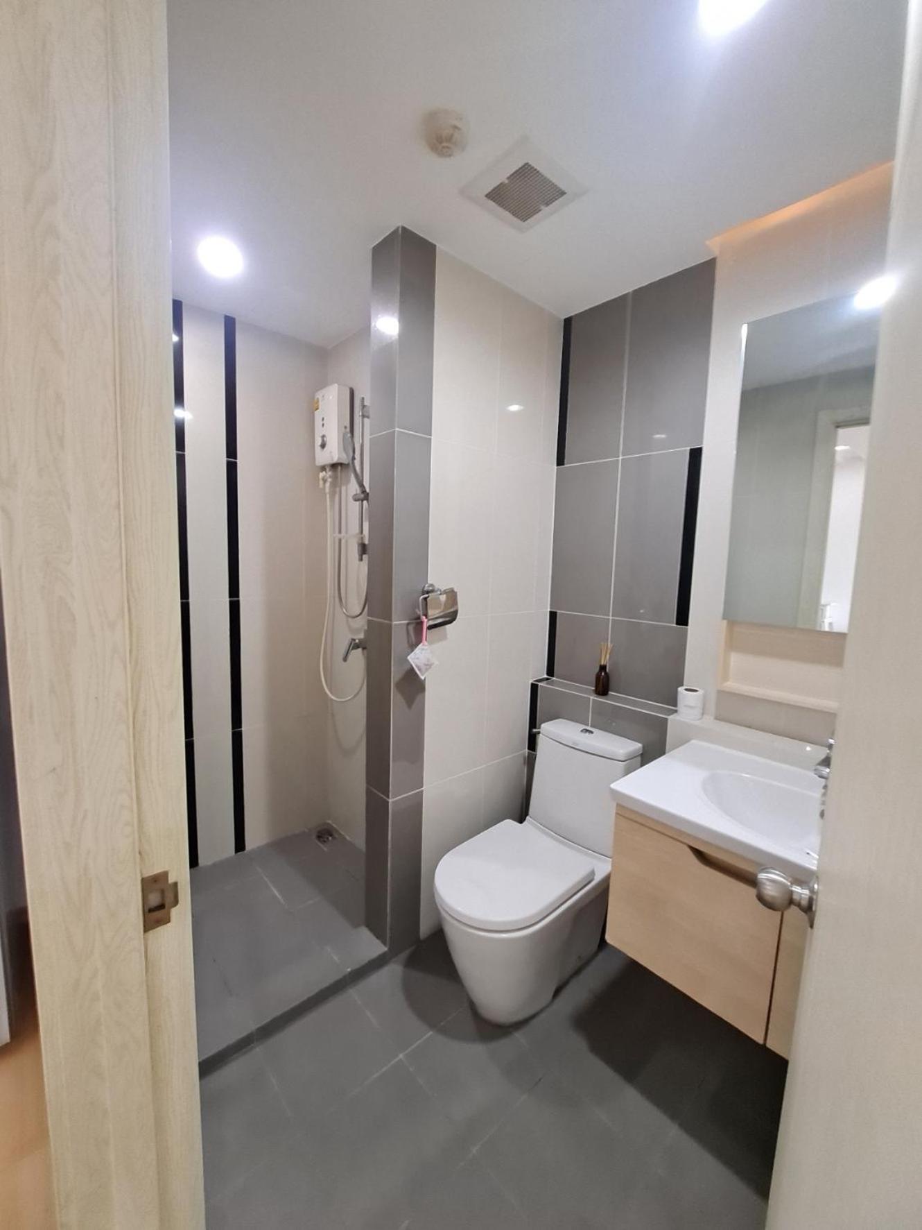 Condo In Bangkok With Swimming Pool Near Malls And Train Exterior photo